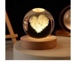 گوی شیشه ای لیزری 8 سانتی - طرح قلب