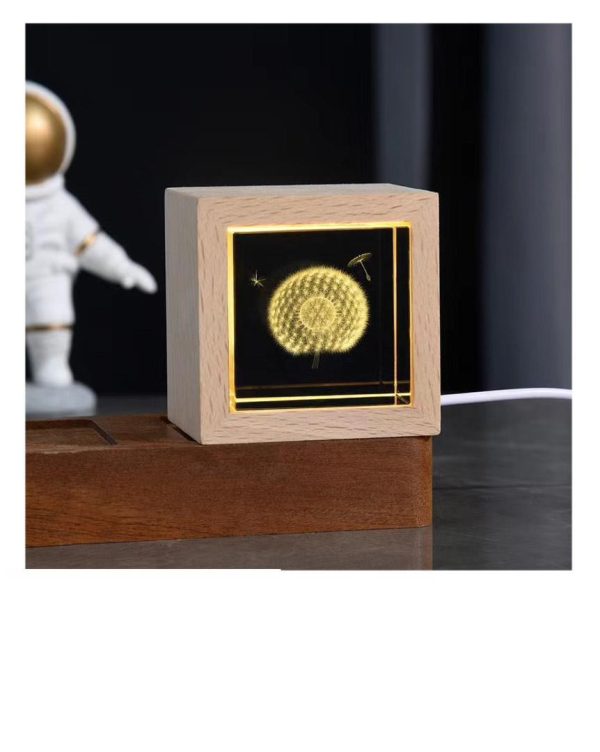 گوی شیشه ای لیزری مکعبی طرح قاصدک - سایز متوسط 6.5x6.5 - Image 1