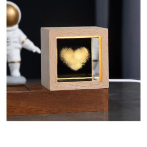 گوی شیشه ای لیزری مکعبی طرح قلب - سایز متوسط 6.5x6.5