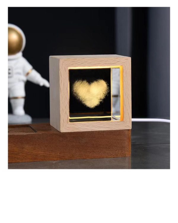 گوی شیشه ای لیزری مکعبی طرح قلب - سایز متوسط 6.5x6.5 - Image 1