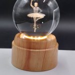 گوی لیزری چرخشی پایه طرح چوب بالرین روی پا