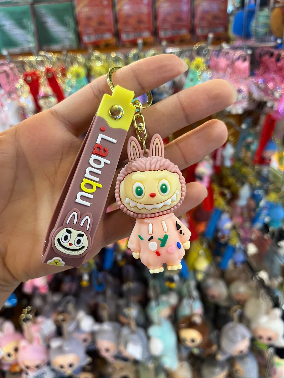 photo_2025-10-05_11-01-20 سر کلیدی لبوبو قهوه ای - تصویر 1