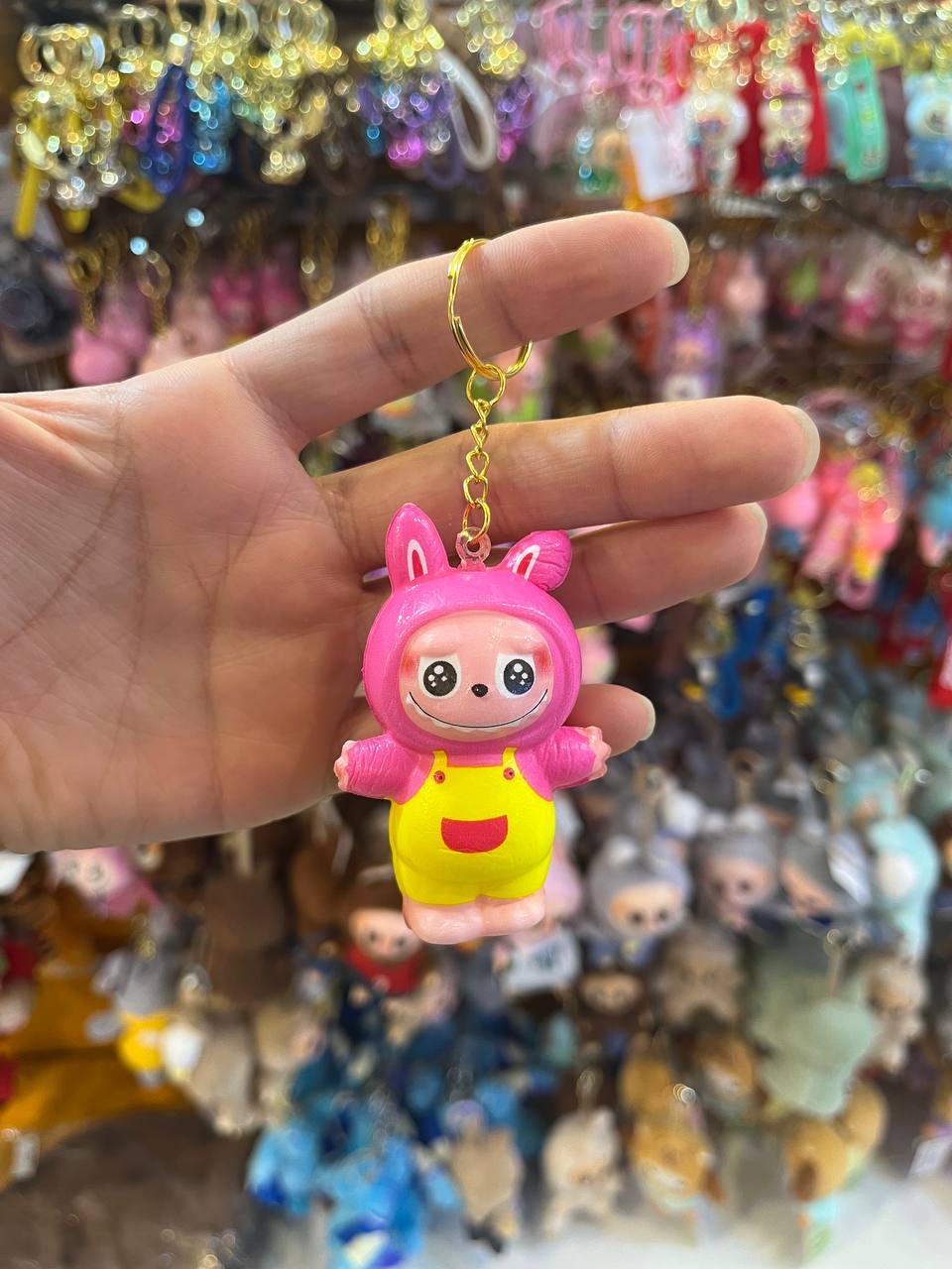 photo_2025-10-05_11-04-54 جاکلیدی اسکویشی کوچیک لبوبو صورتی - تصویر 1