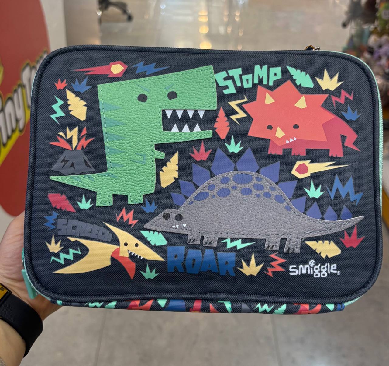 photo_2025-10-07_10-39-27 کیف ظرف غذا اسمیگل 6686 طرح دایناسور - تصویر 1