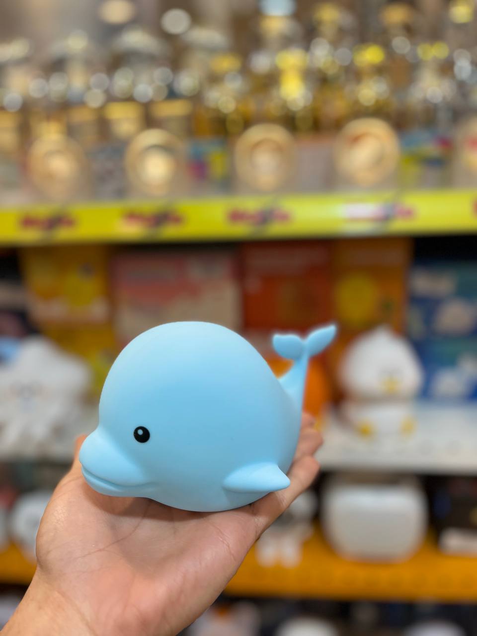 photo_2025-10-13_18-39-13 چراغ خواب سیلیکونی طرح دلفین 6877 - تصویر 1