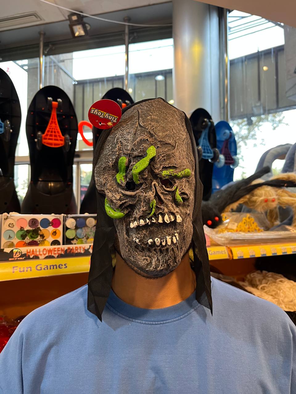 photo_2025-10-22_14-47-03 ماسک هالویین لاتکس تور دار طرح زامبی صورت تخت - تصویر 1