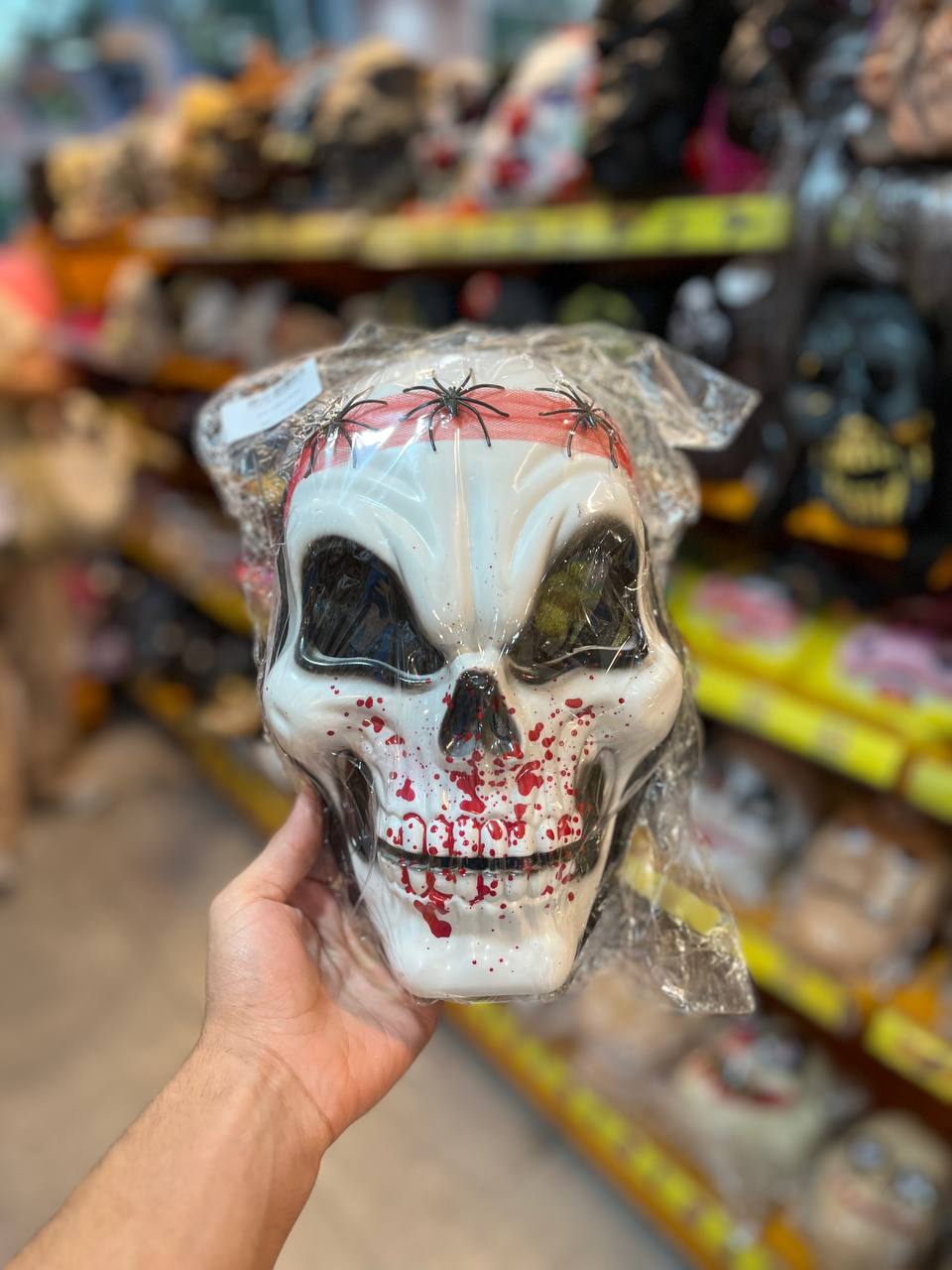 photo_2025-10-22_15-47-18 ماسک هالویین پلاستیکی طرح اسکلت صورت خونی - تصویر 1