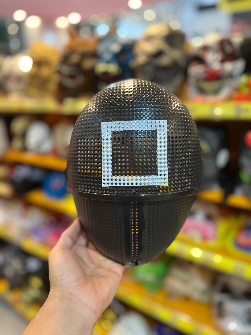 photo_2025-10-22_16-56-46 ماسک سرباز اسکویید گیم مربع - تصویر 1