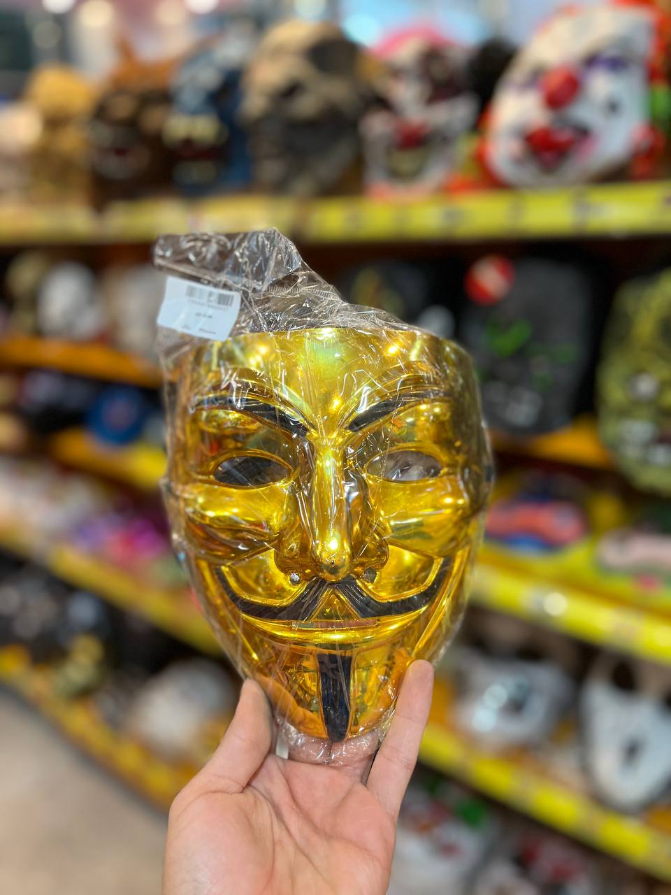 photo_2025-10-22_17-04-50 ماسک هالویین وی زرد - تصویر 1