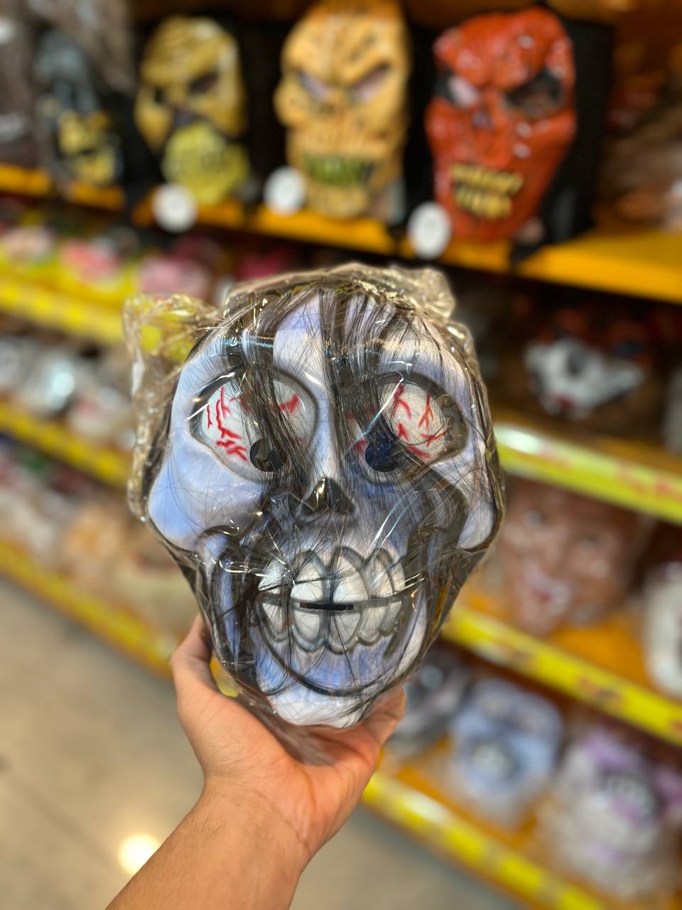 photo_2025-10-22_17-26-11 ماسک هالویین چشم رگی مو دار آبی - تصویر 1