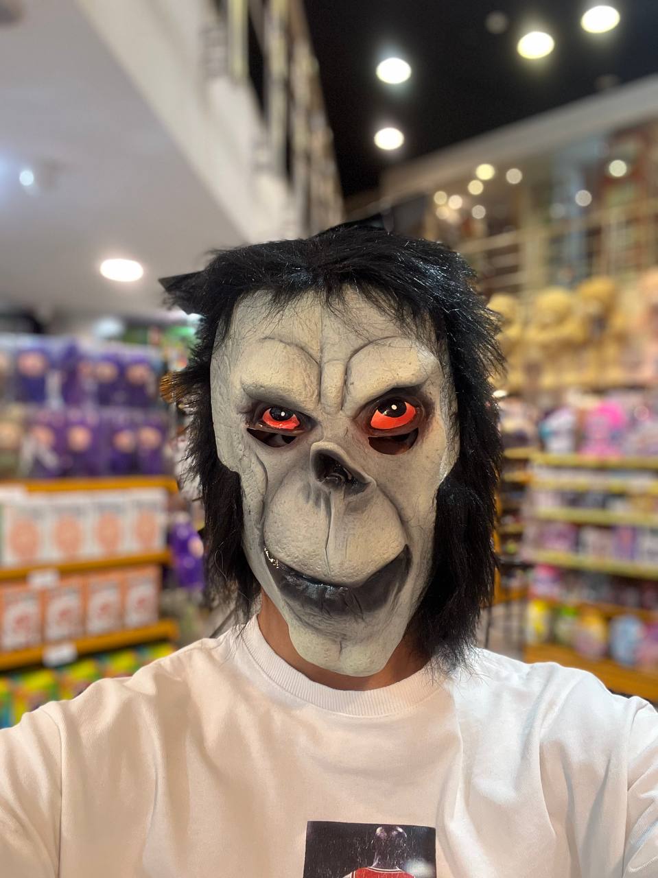 photo_2025-10-26_12-15-02 ماسک لاتکس ساخت کشور سریلانکا طرح زامبی چشم قرمز - تصویر 1