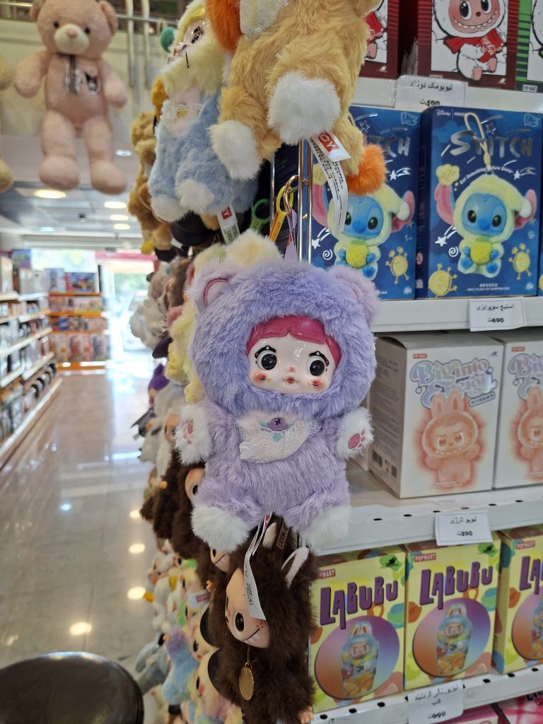 عروسک نومی Nomi