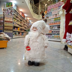 بابا نوئل با لباس مخمل سفید