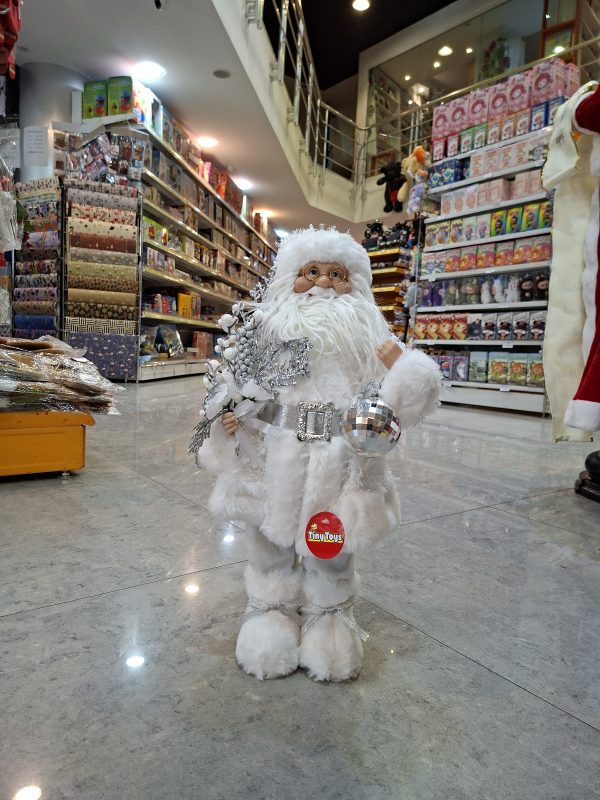 بابا نوئل با لباس سفید