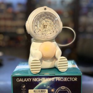 پروژکتور کهکشانی طرح فضانورد نشسته ماه به دست 7238