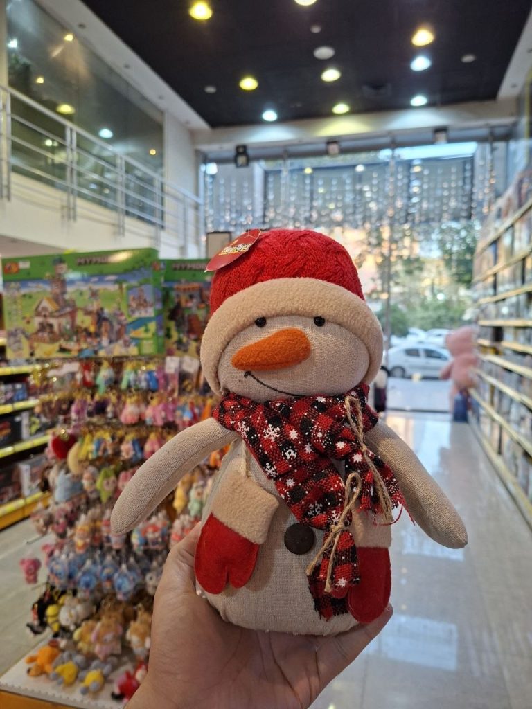 عروسک آدم برفی