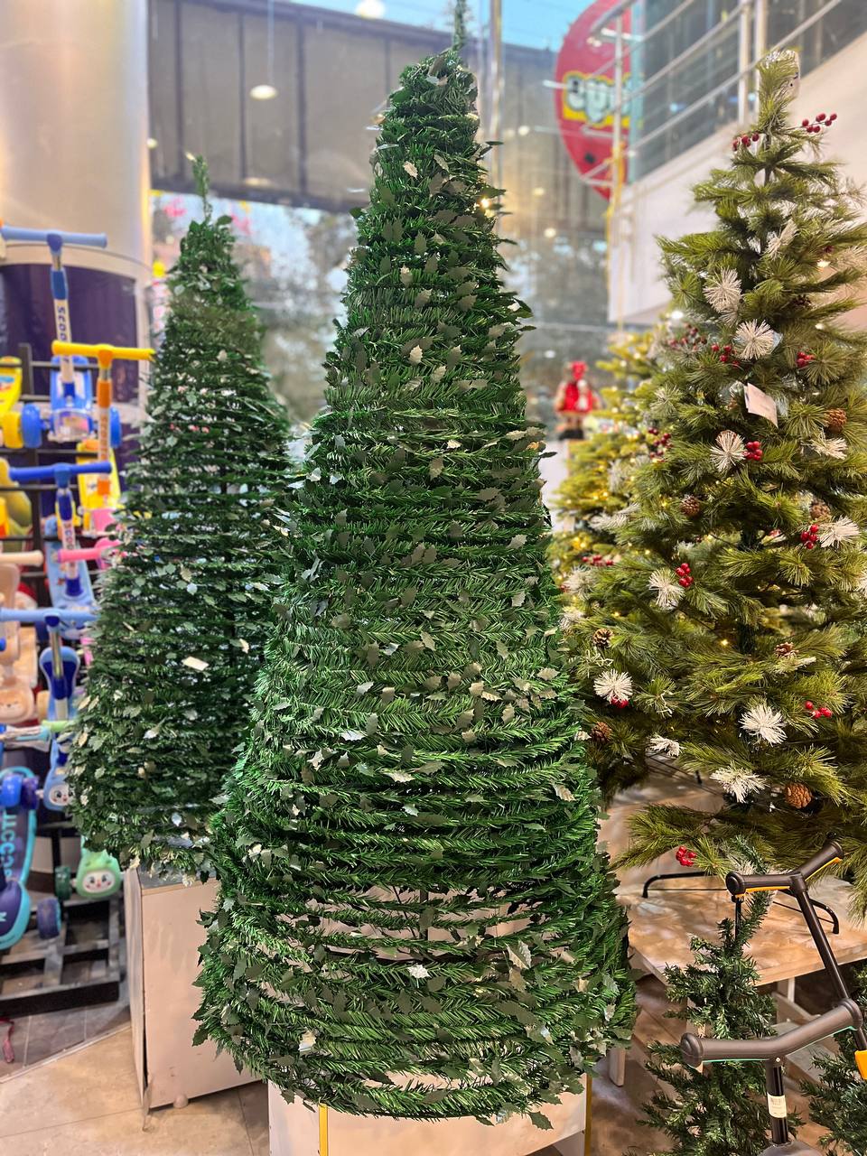 photo_2025-11-15_18-04-40 درخت کاج تزیینی تاشو مسافرتی سبز 4484 - Image 1