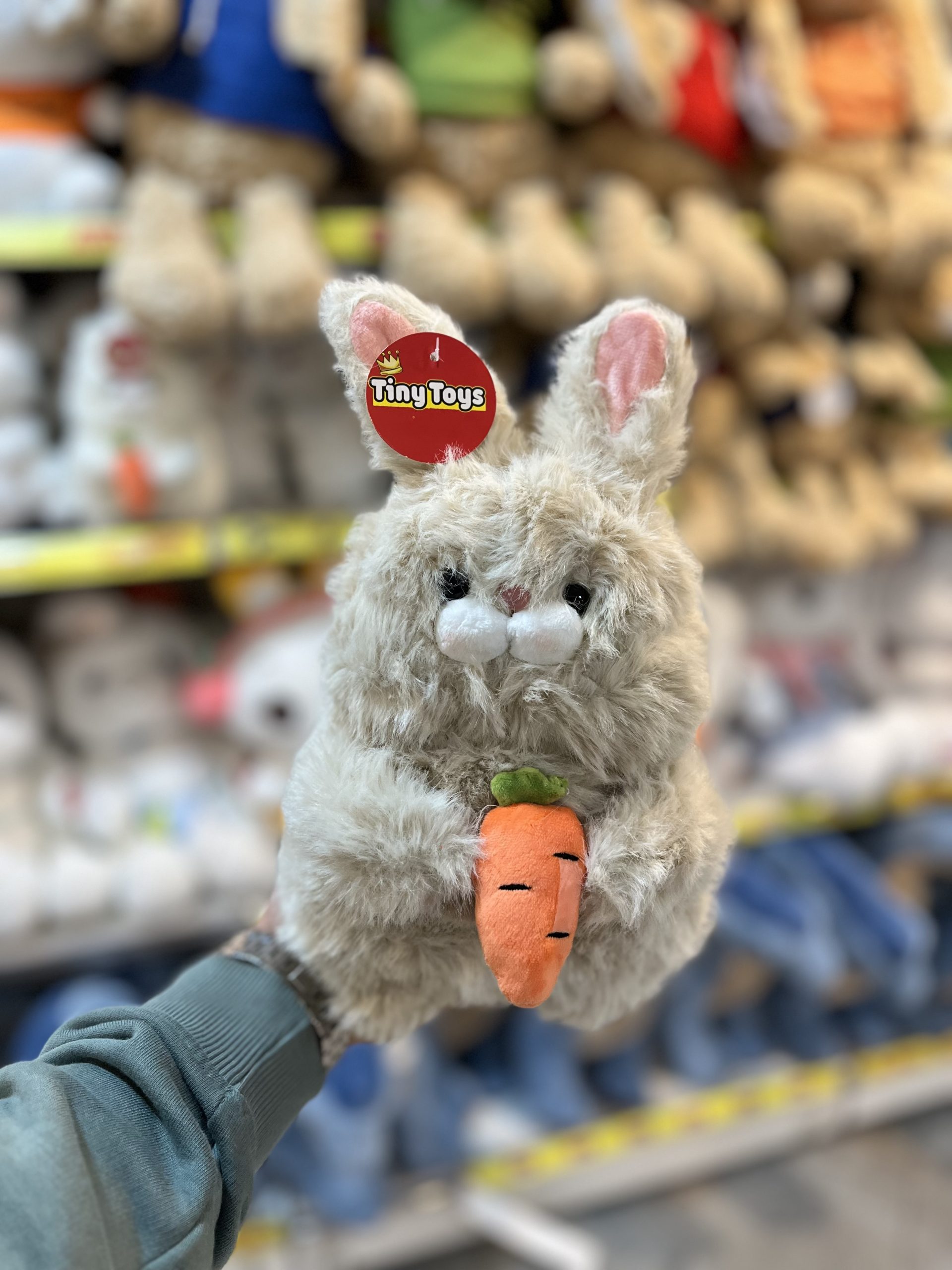 IMG_2896 عروسک خرگوش ۲۵ سانت هویج دار قهوه ای - تصویر 1