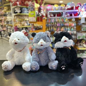 عروسک گربه گردنبندی ۴۰ سانت